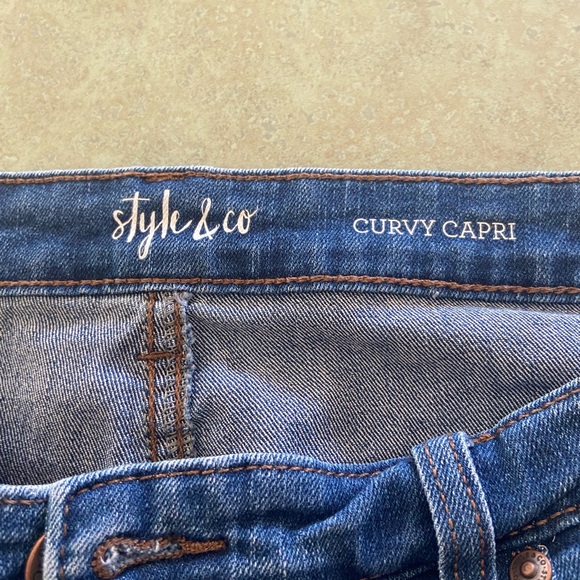 Women’s capri jeans size 10 curvy Capri - Picture 2 of 4